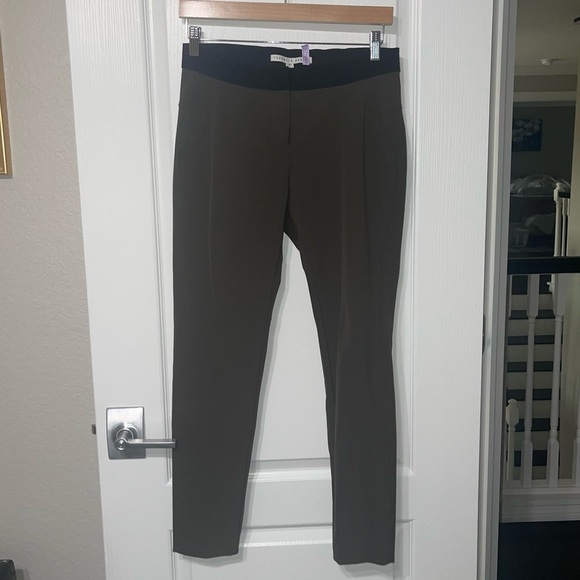 VERONICA BEARD Grosgrain-trimmed stretch-scuba leggings Army Green Stretch 8 M - Picture 2 of 8